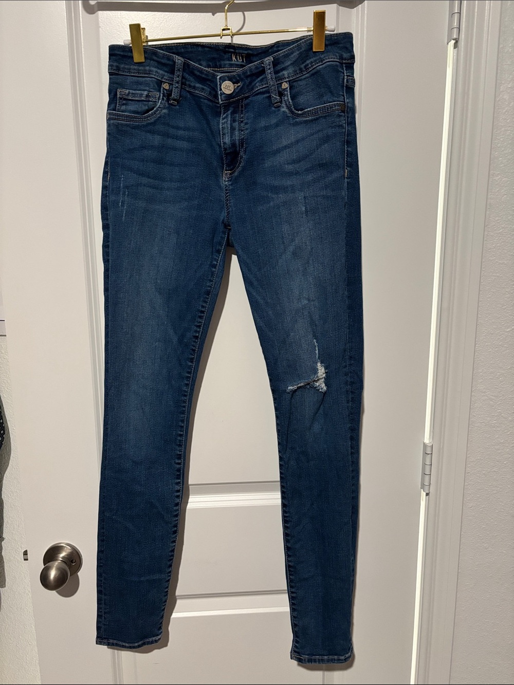 Kut from the Kloth Indigo Skinny Jeans with Knee Distress